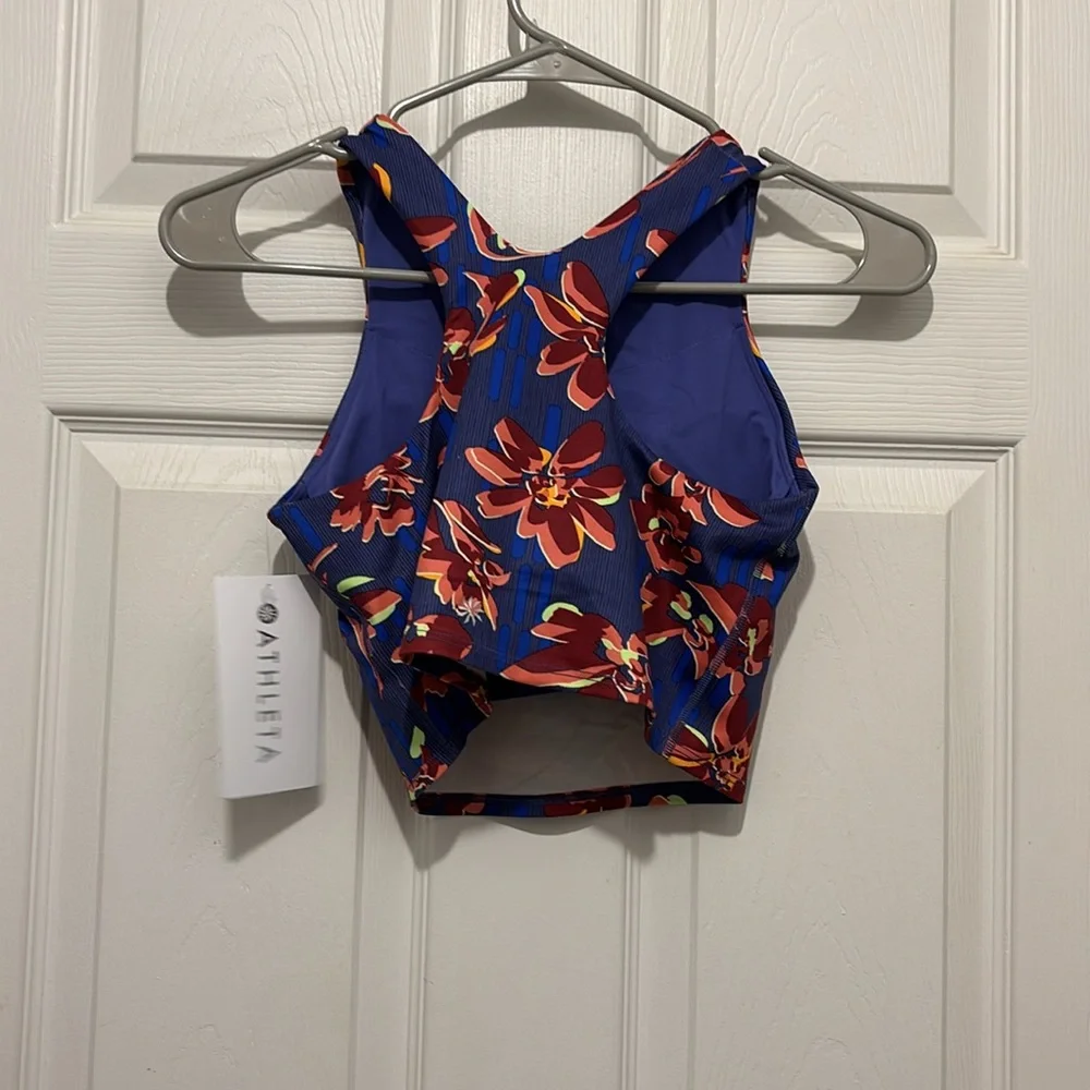 ‼️NWT‼️ Athleta conscious crop printed - Picture 4 of 4